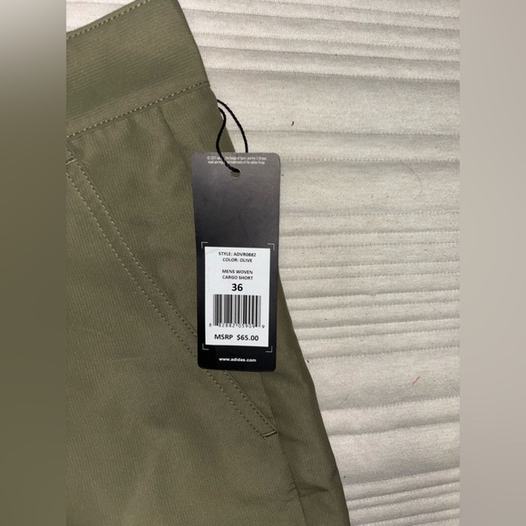 Nwt Men Adidas Woven Cargo Shorts Size 36” - Picture 3 of 5